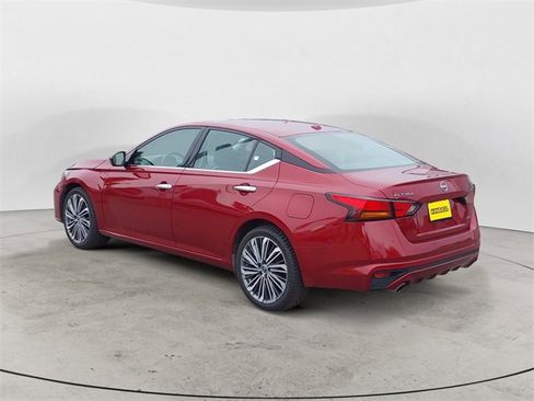 Used 2024 Nissan Altima 2.5 SL image 3