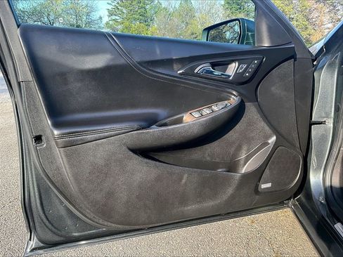 Certified 2017 Chevrolet Malibu Premier w/ Premier Sun and Wheel Package image 21