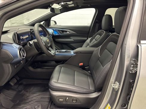New 2026 Chevrolet Equinox EV LT w/ Convenience Package II AWD/4WD image 9