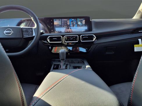 New 2026 Nissan Sentra SR w/ SR Premium Package FWD image 42