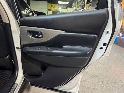 Used 2016 Nissan Murano S AWD/4WD image 16