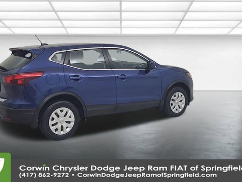 Used 2019 Nissan Rogue Sport S image 15