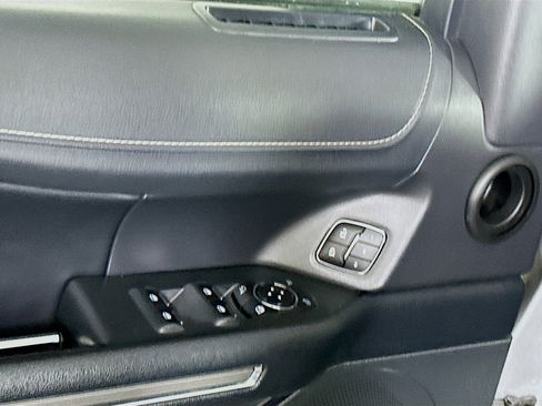 Used 2024 Ford Expedition Max XLT image 15