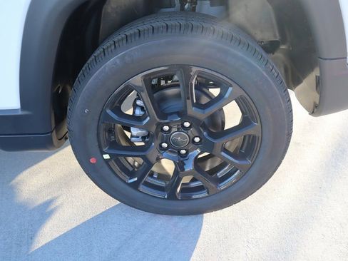 New 2026 Jeep Compass Latitude image 18