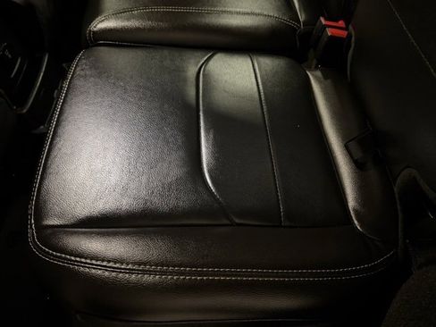 Used 2023 Jeep Wrangler Unlimited Sahara w/ Cold Weather Group image 17