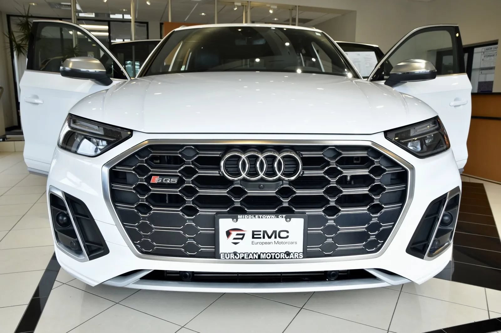 Used 2023 Audi SQ5 Premium Plus w/ Premium Plus Package AWD/4WD image 2