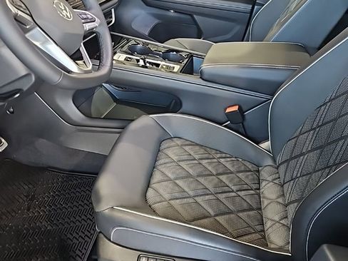 New 2026 Volkswagen Atlas SEL Premium R-Line AWD/4WD image 29