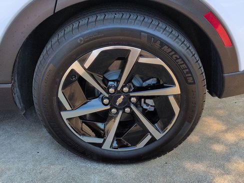 Used 2025 Chevrolet Equinox EV LT image 26