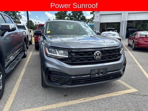Used 2023 Volkswagen Atlas SEL R-Line AWD/4WD image 4