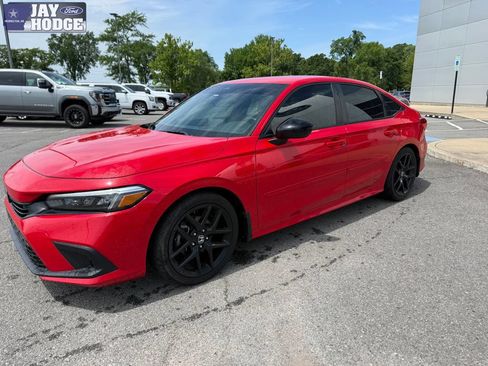 Used 2022 Honda Civic Sport image 2