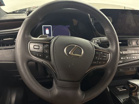 Certified 2024 Lexus ES 250 w/ Premium Package image 18