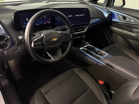 Used 2024 Chevrolet Equinox EV LT FWD image 13