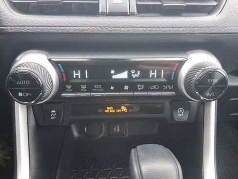 Used 2024 Toyota RAV4 XLE image 23