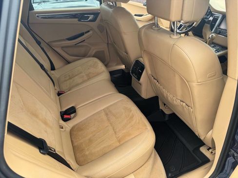 Used 2015 Porsche Macan S image 13