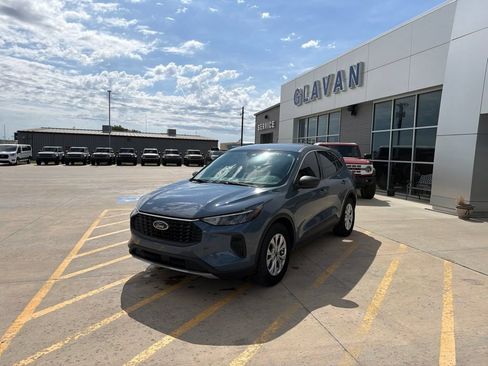 Used 2024 Ford Escape Active w/ Cold Weather Package FWD image 3