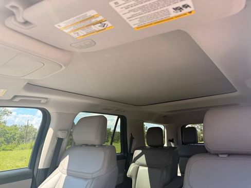 Used 2025 Ford Expedition Active AWD/4WD image 11