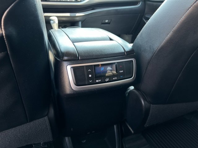 Used 2018 Toyota Highlander XLE AWD/4WD image 26