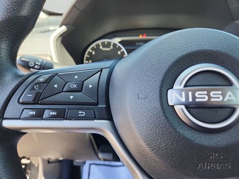 Used 2024 Nissan Altima 2.5 SV FWD image 19
