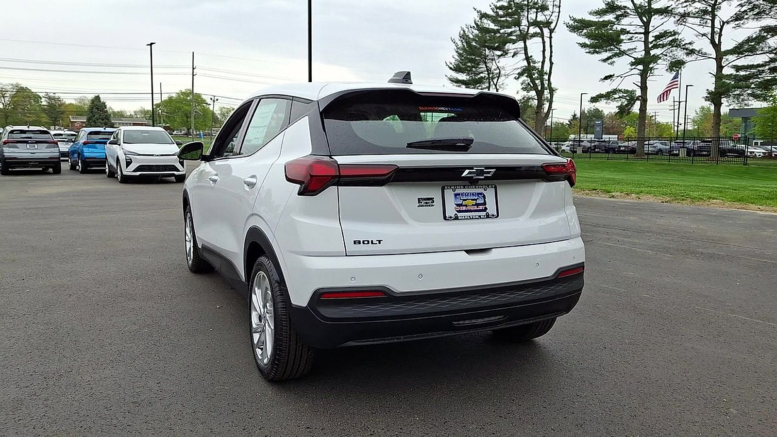 New 2027 Chevrolet Bolt LT w/ Comfort Package FWD image 9