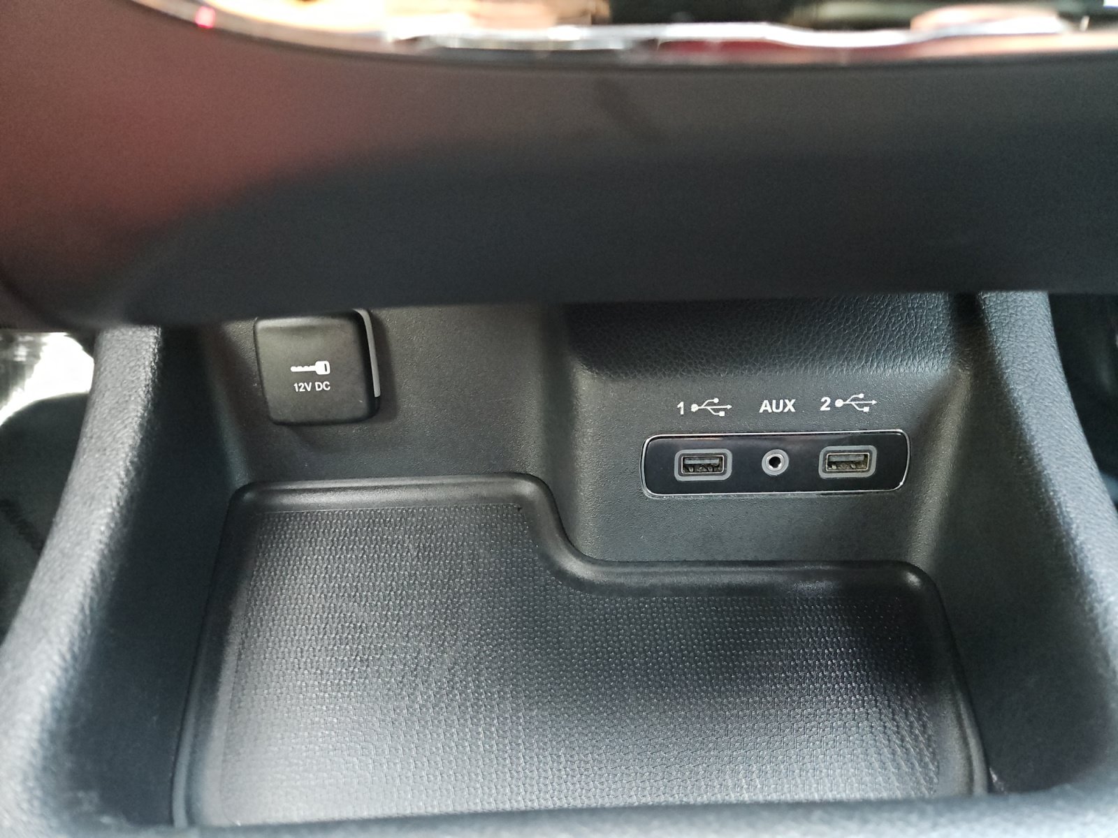 Used 2018 Dodge Durango R/T w/ Technology Group AWD/4WD image 28
