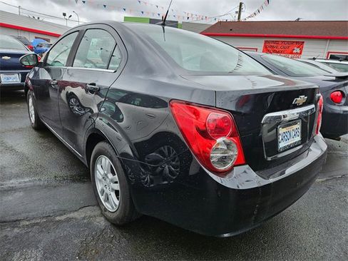 Used 2014 Chevrolet Sonic LT image 4