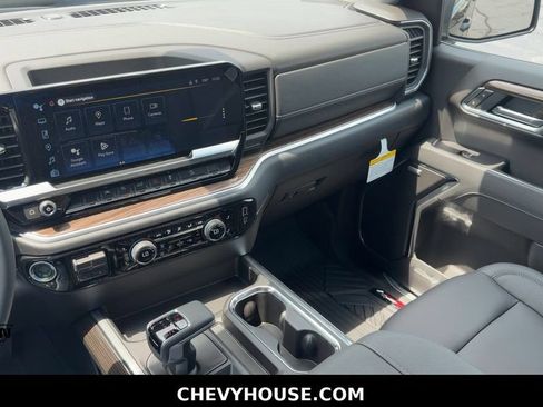 New 2026 Chevrolet Silverado 1500 RST AWD/4WD image 18
