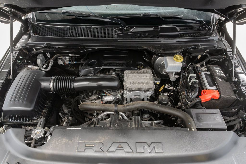 Used 2023 RAM 1500 Laramie AWD/4WD image 4