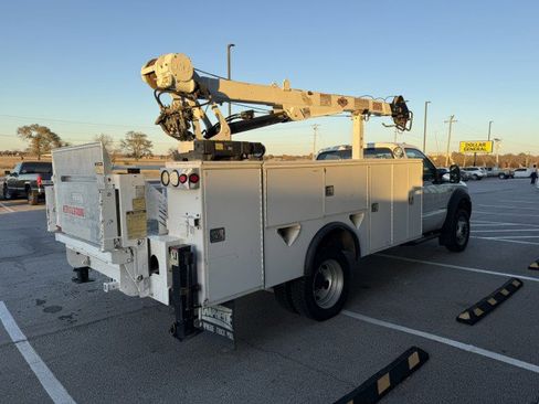 Used 2007 Ford F550 2WD Regular Cab Super Duty image 3