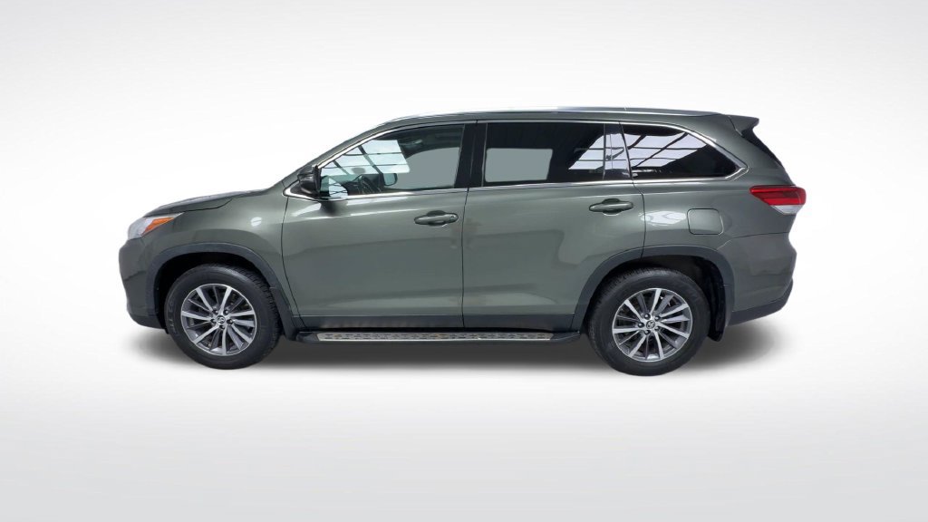 Used 2019 Toyota Highlander XLE AWD/4WD image 5
