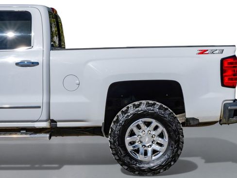 Used 2018 Chevrolet Silverado 2500 LTZ w/ Duramax Plus Package image 11