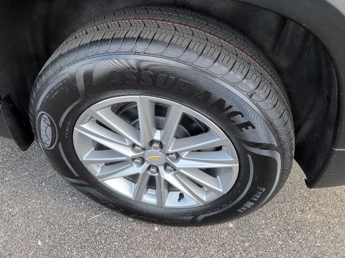Used 2022 Chevrolet Traverse LT FWD image 16