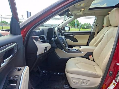 Used 2023 Toyota Highlander Platinum AWD/4WD image 13