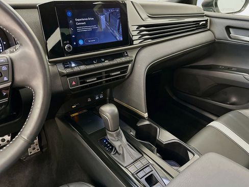 Used 2025 Toyota Camry SE image 26