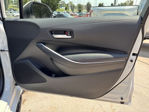 Used 2025 Toyota Corolla SE FWD image 29