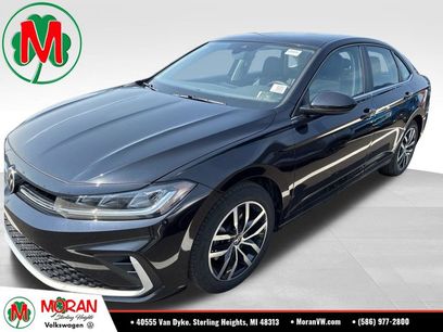 Used 2025 Volkswagen Jetta SE w/ Sunroof Package