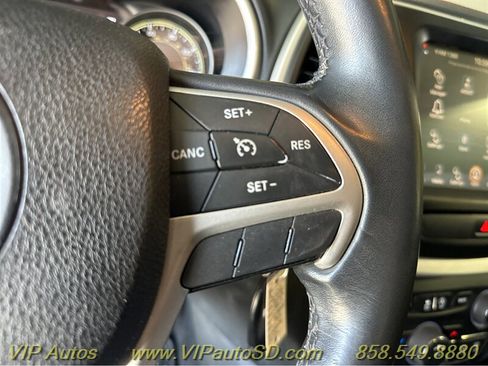 Used 2015 Jeep Cherokee Trailhawk image 23