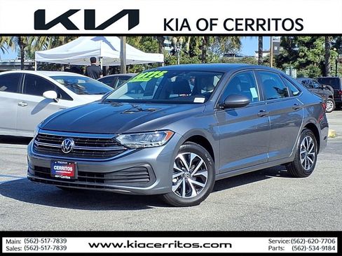 Used 2024 Volkswagen Jetta S image 1