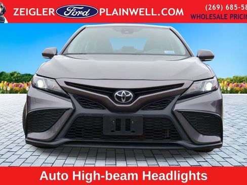 Used 2024 Toyota Camry SE image 8