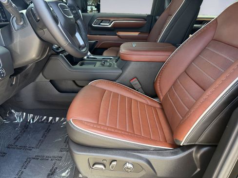 Used 2024 GMC Sierra 2500 Denali Ultimate AWD/4WD image 11