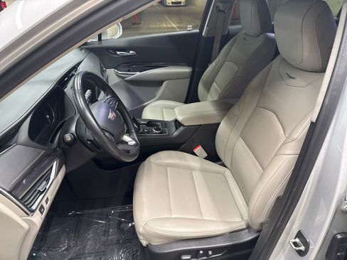 Used 2019 Cadillac XT4 Luxury image 10