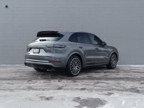 Certified 2020 Porsche Cayenne Turbo S image 7