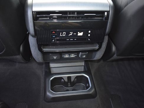 Used 2024 Jeep Wagoneer Series II w/ Convenience Group I image 32