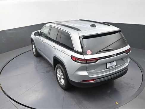 New 2025 Jeep Grand Cherokee Laredo X w/ Luxury Tech Group I image 13