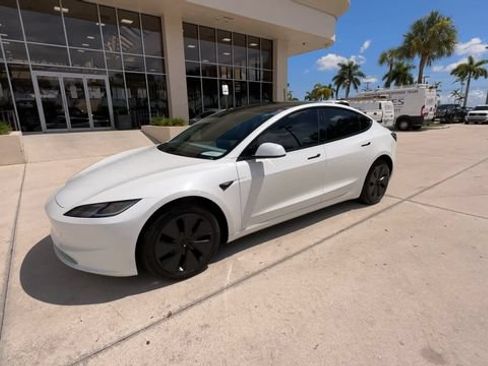 Used 2025 Tesla Model 3 Long Range RWD image 6