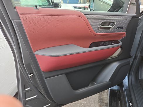 Used 2026 INFINITI QX80 4WD image 6