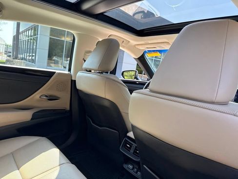 Used 2021 Lexus ES 350 w/ Premium Package FWD image 9