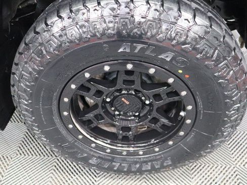 Used 2019 Toyota Tacoma TRD Off-Road AWD/4WD image 76