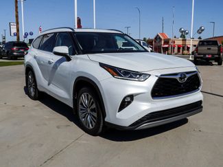 Used 2022 Toyota Highlander Platinum AWD/4WD video 2