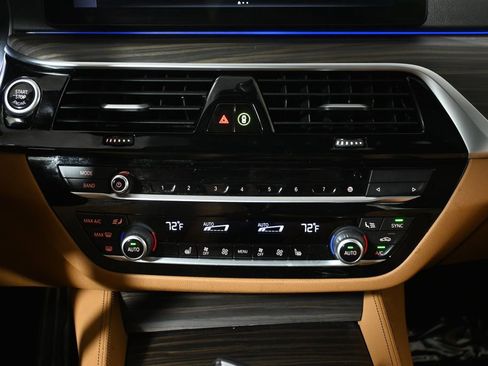 Certified 2022 BMW 540i xDrive w/ M Sport Package image 24