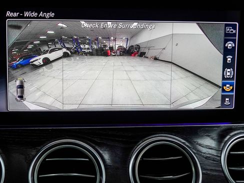 Used 2020 Mercedes-Benz E 350 4MATIC Sedan w/ Parking Assistance Package image 21